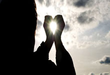 爱游戏体育-阿尔希拉尔主场优势明显，球迷期待逆转奇迹