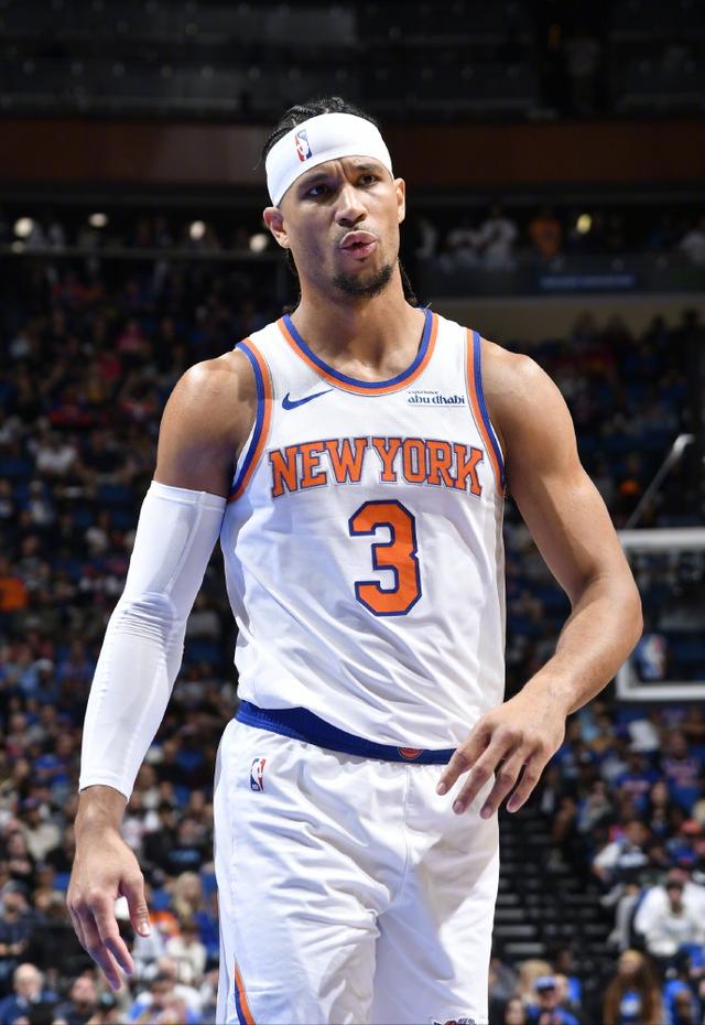 爱游戏体育-魔术师保罗指挥篮球赛场，尼克斯队再创历史的简单介绍