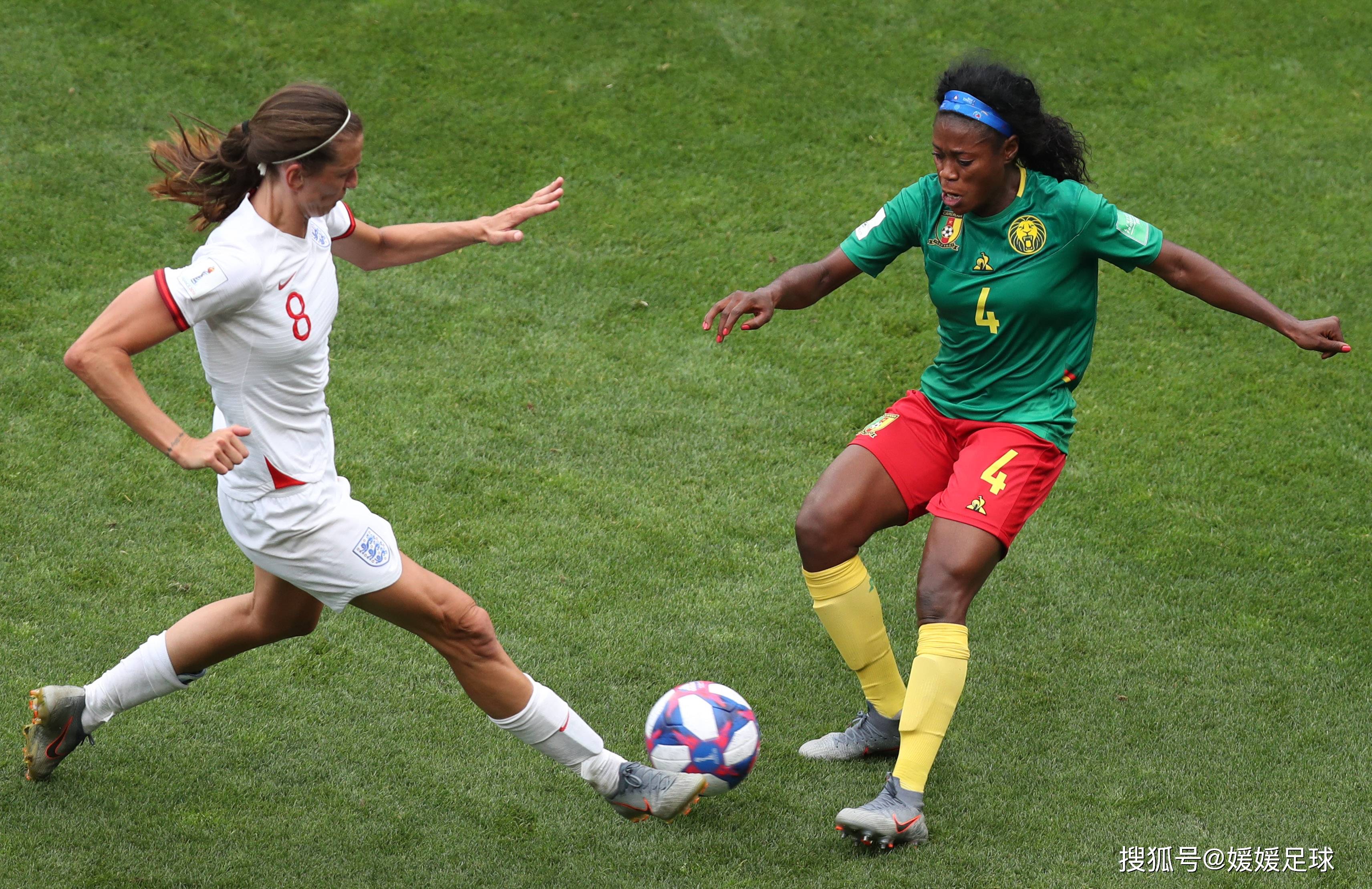 包含澳大利亚女足选手斩获国际赛事最佳球员称号的词条