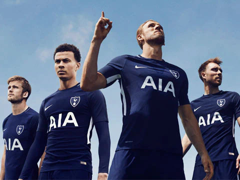 关于热刺客场告捷，主帅赞扬全队士气的信息