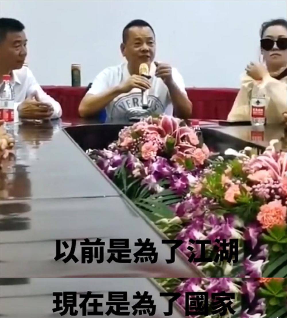 包含刀光剑影：双方实力对比让人不禁为之动容的词条