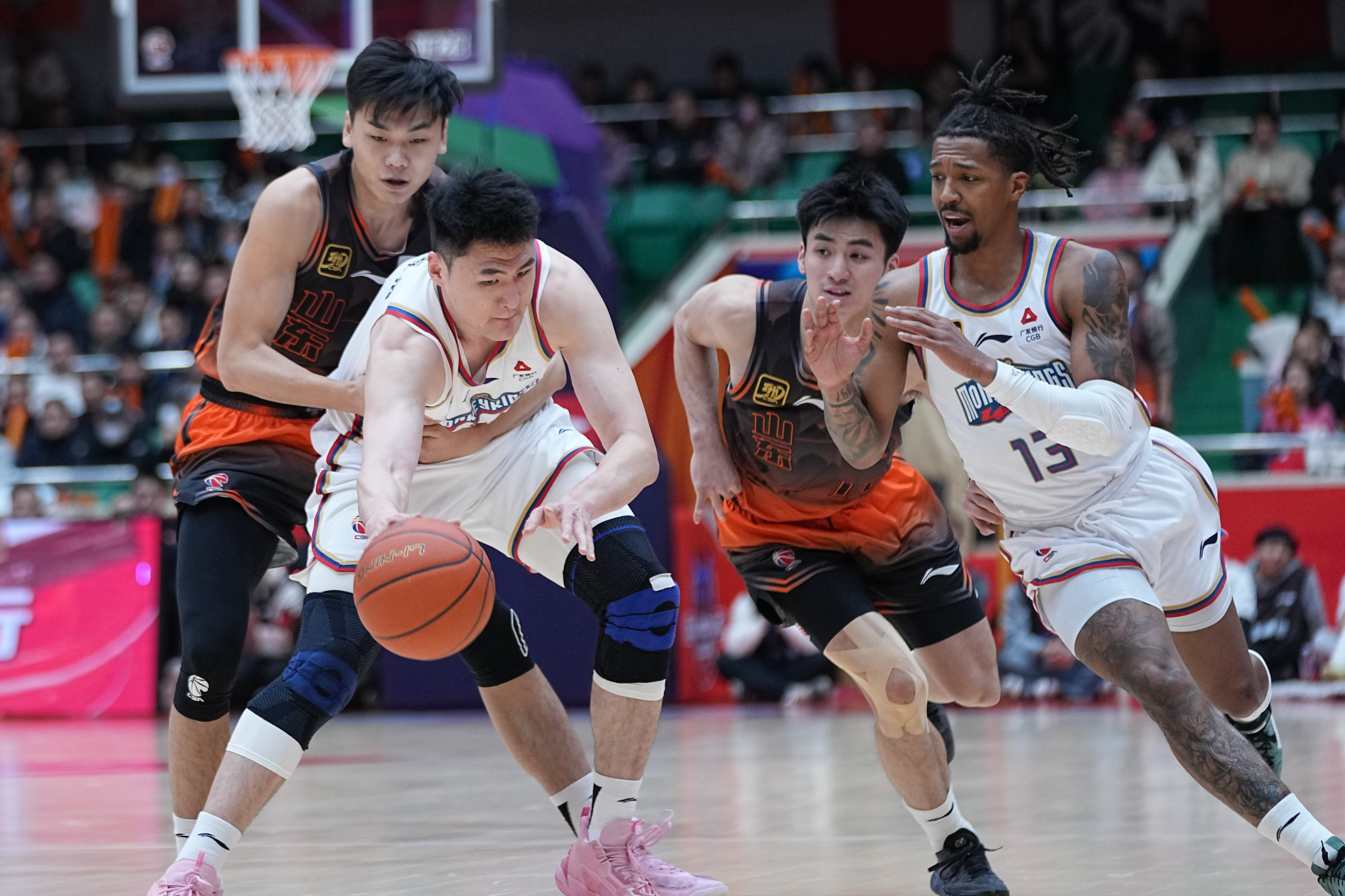 关于斗志昂扬:球员奋勇争先,赛场惊艳的信息 关于斗志昂扬:球员奋勇争先,赛场惊艳的信息