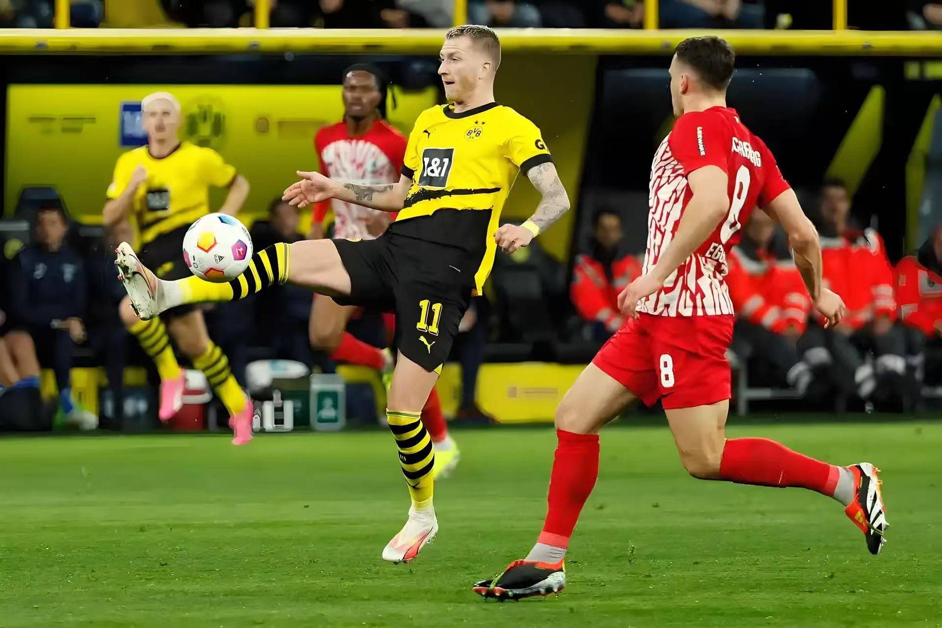 多特蒙德主场迎战沃尔夫斯堡，力争取得胜利的简单介绍