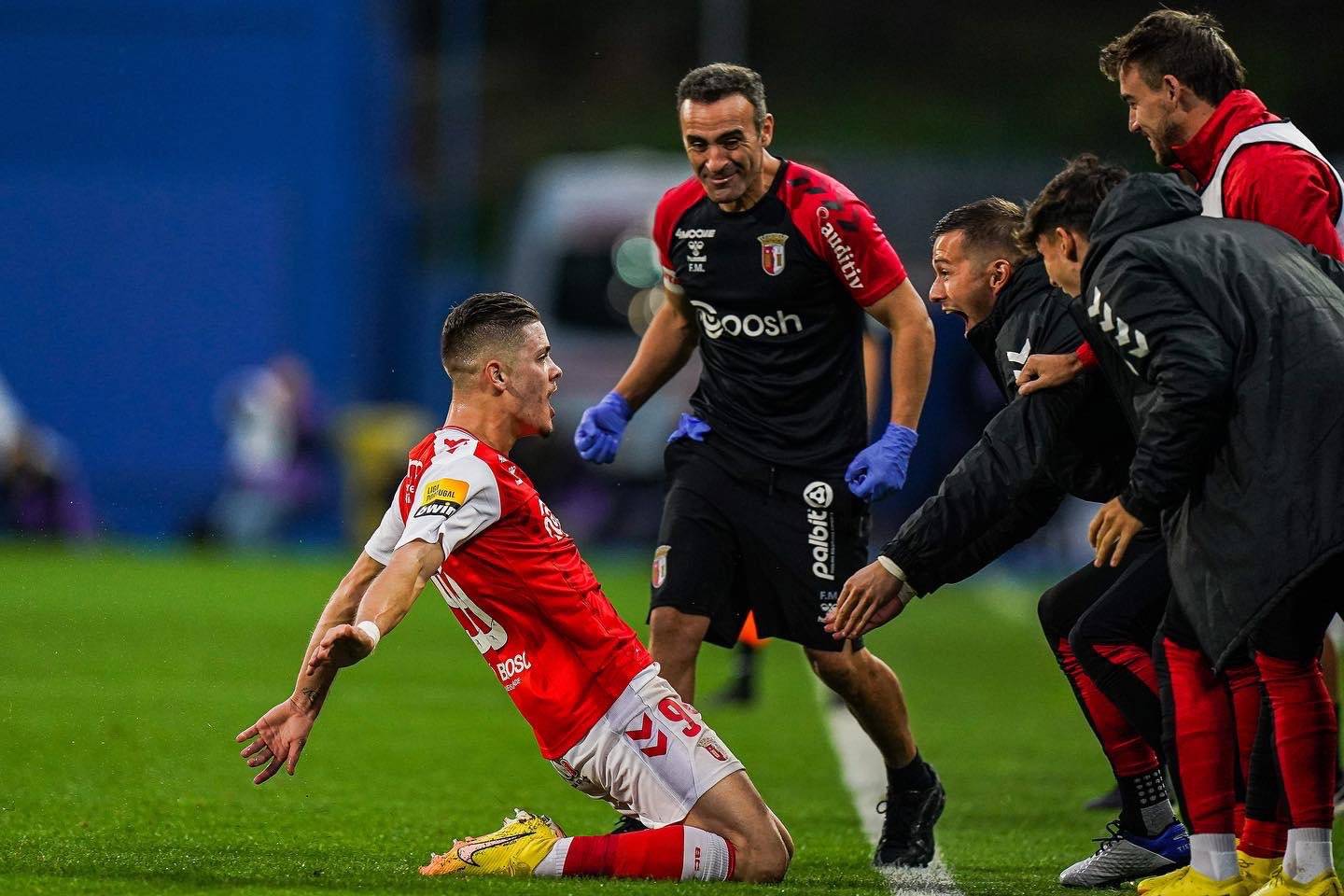 葡萄牙连追场，欧预赛始开时局的简单介绍