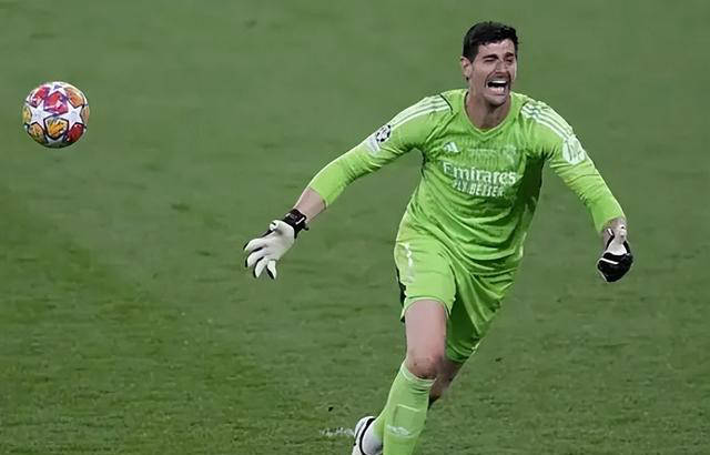 包含多特蒙德新援助攻助球队取得胜利，贡献不可小觑的词条