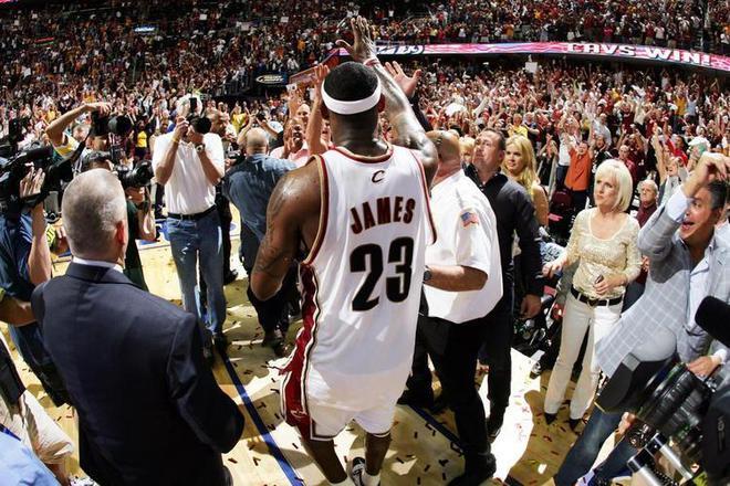 小牛主教练暴怒，球队连败三场令人堪忧的简单介绍