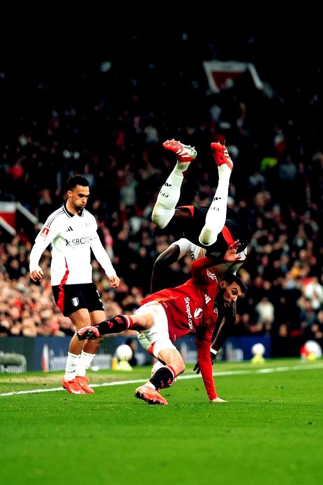 曼联连胜巴萨，欧冠出线形势一片光明