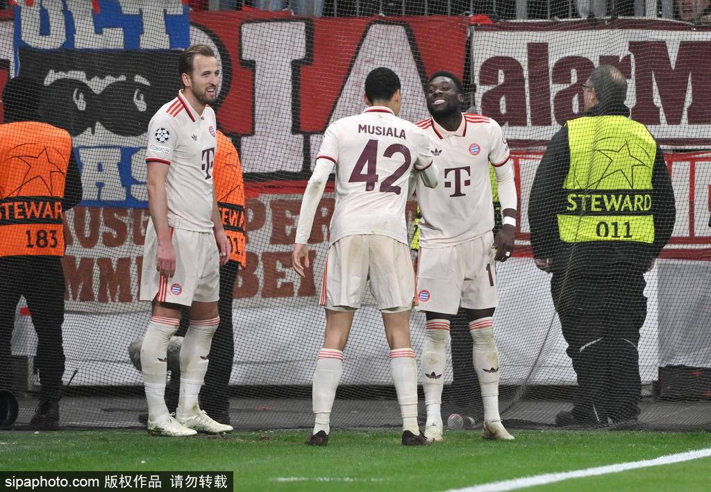 拜仁慕尼黑队员积极备战,迎接新挑战 拜仁慕尼黑队员积极备战,迎接新挑战