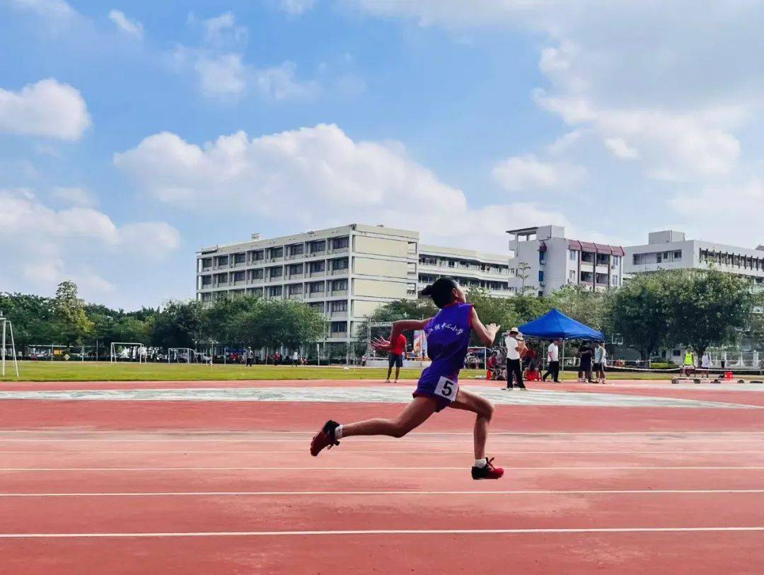 突破自我!年轻选手创造佳绩 突破自我!年轻选手创造佳绩