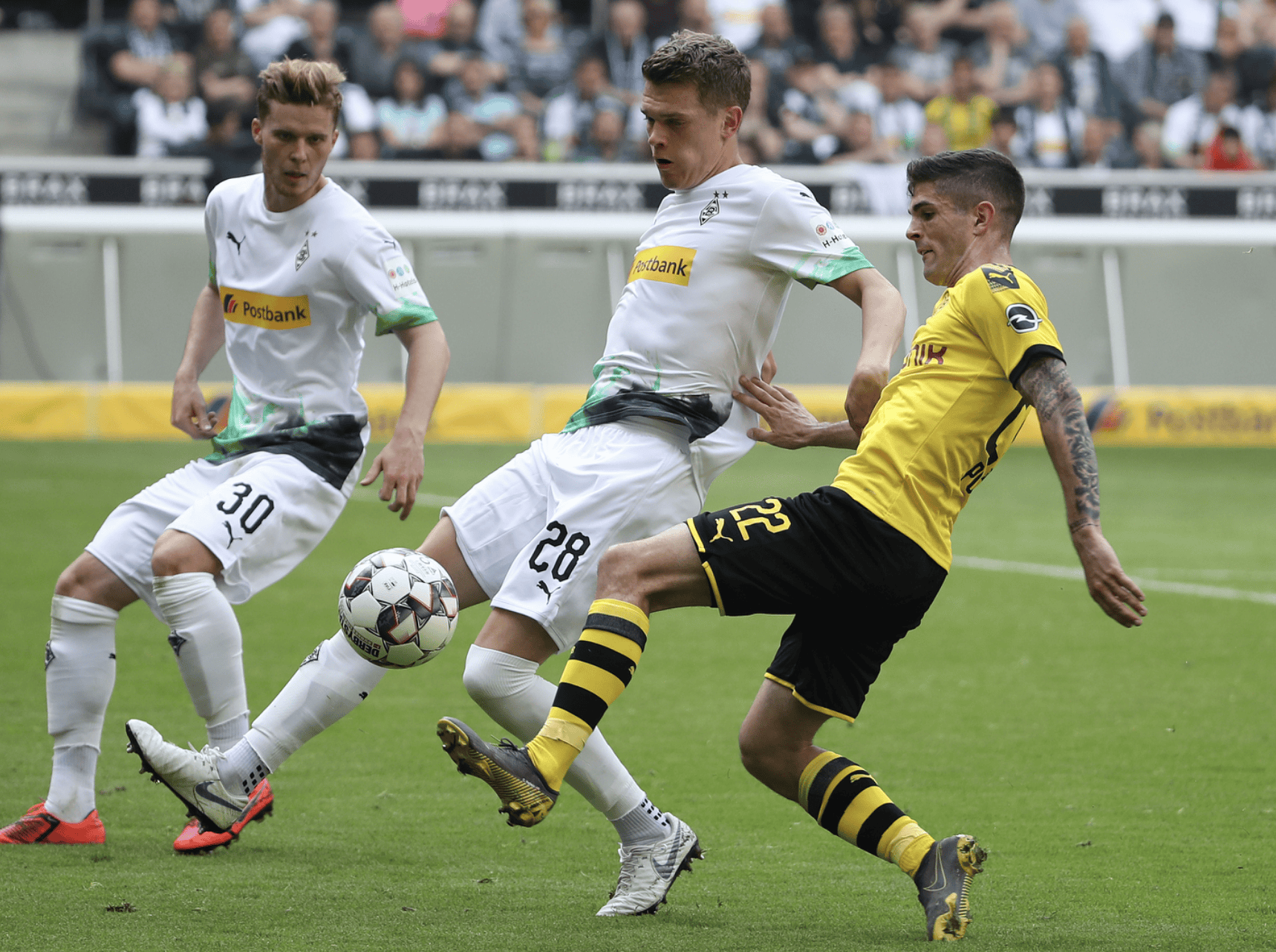 莱比锡红牛主场迎战门兴格拉德巴赫的简单介绍