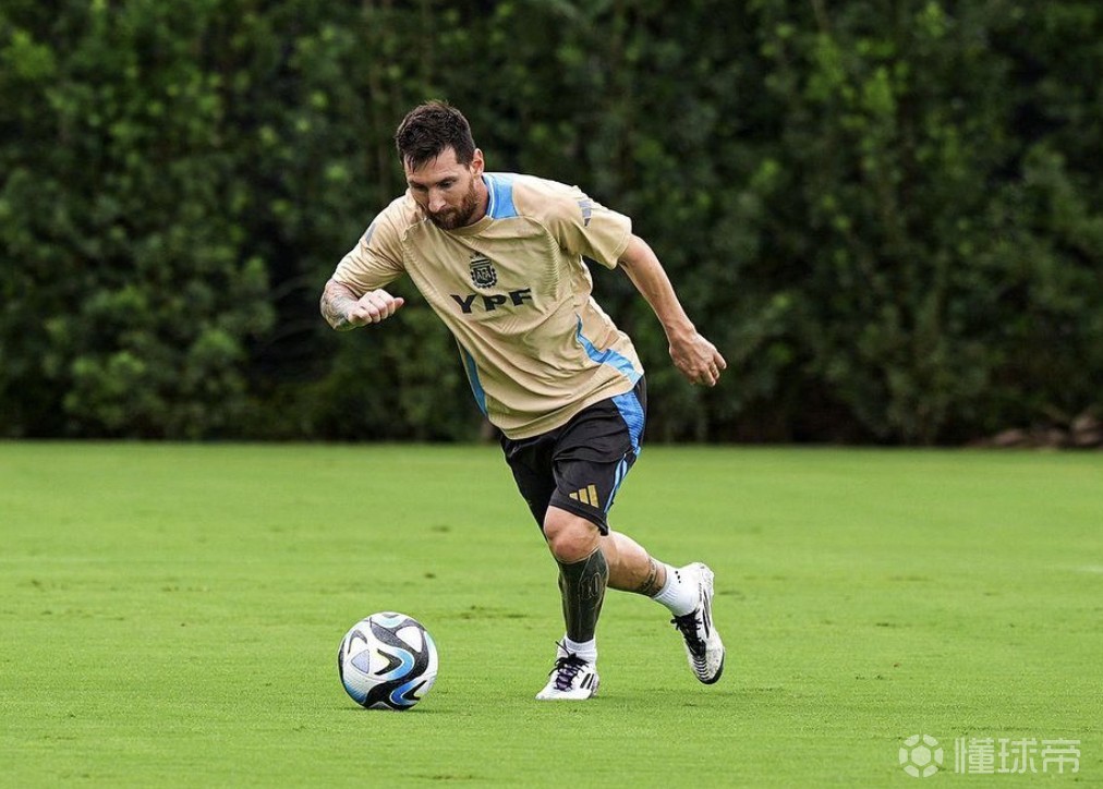梅西呼吁阿根廷队员全力以赴备战比赛