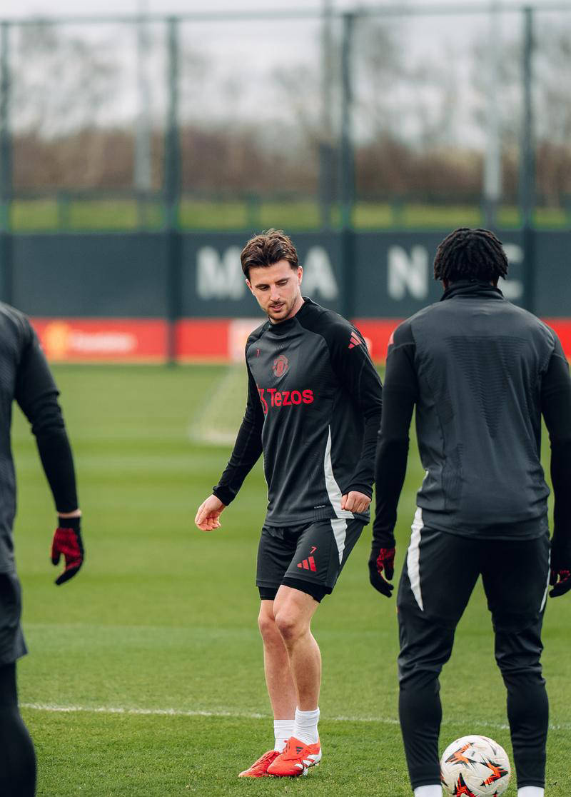 曼联连续取得胜利，士气高涨的简单介绍