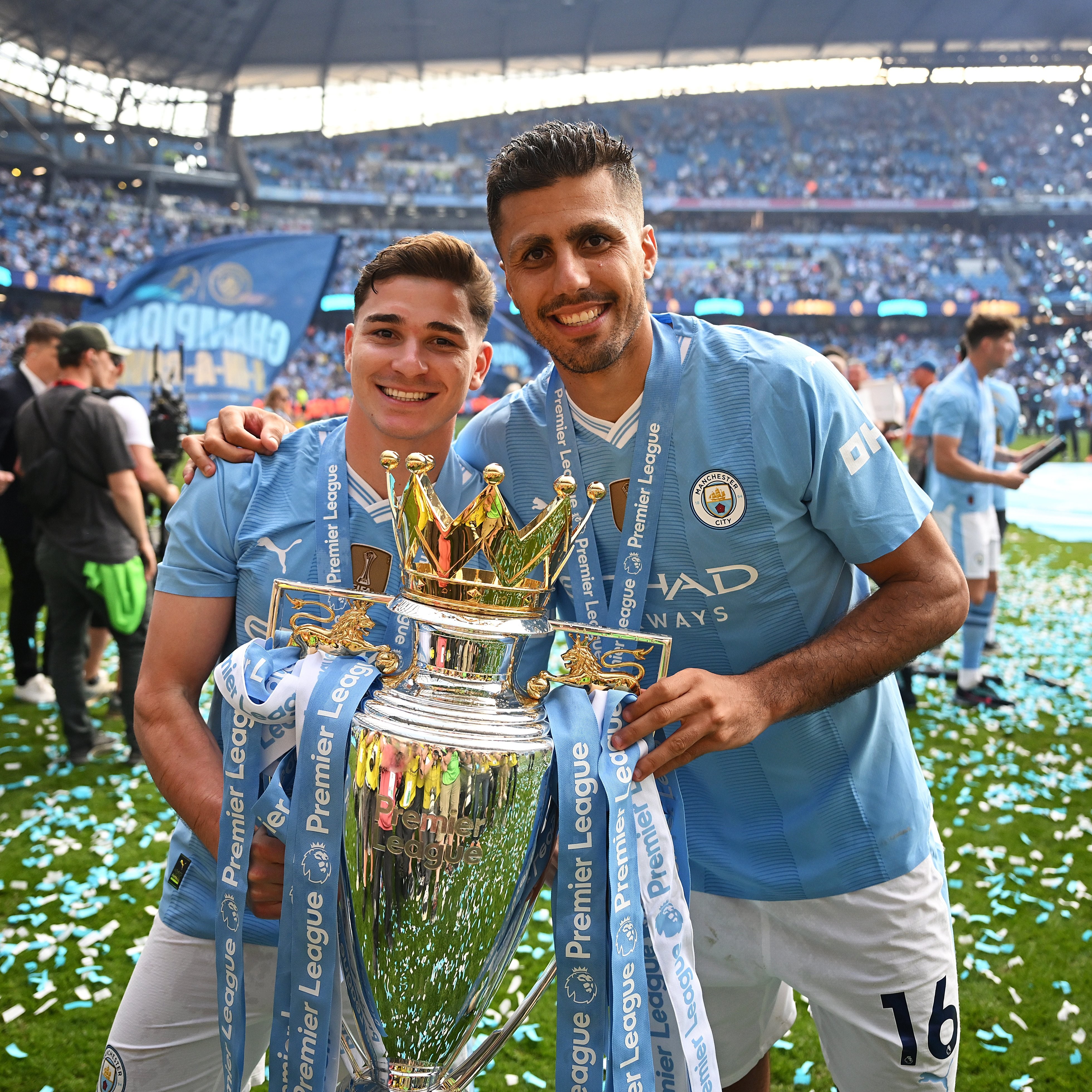 曼城攻势如潮，欧冠荣耀再度臂臻的简单介绍