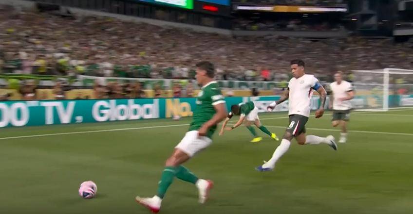 欧预赛四强争霸，球队胜负不分激情四射