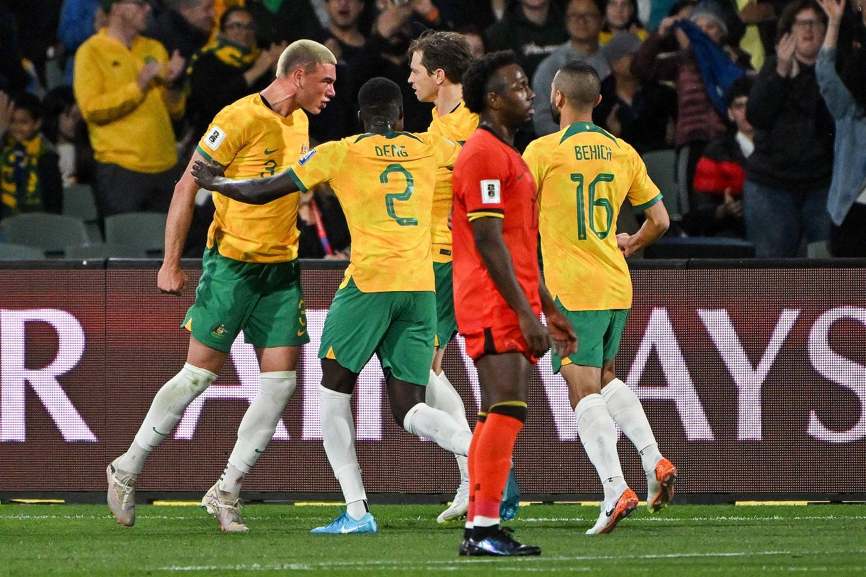 澳大利亚队战胜巴西,赢得胜利 澳大利亚队战胜巴西,赢得胜利