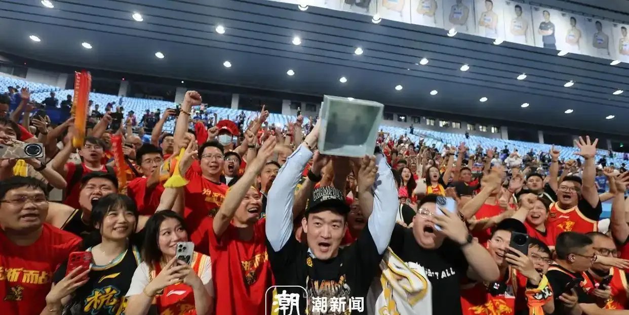 雄狮主力球员伤愈归队,或将为球队增添实力 雄狮主力球员伤愈归队,或将为球队增添实力