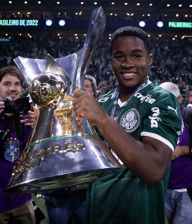 阿根廷球员在国际赛场上崭露头角