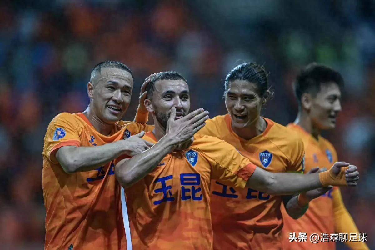 爱游戏娱乐-云南队在主场擒获胜利，辉煌表现