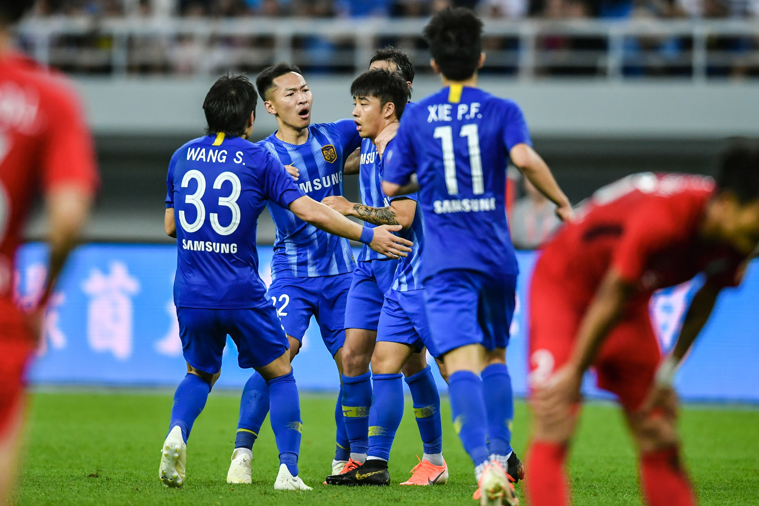 爱游戏APP-江苏苏宁客场不敌恒大，输球结束不败纪录的简单介绍