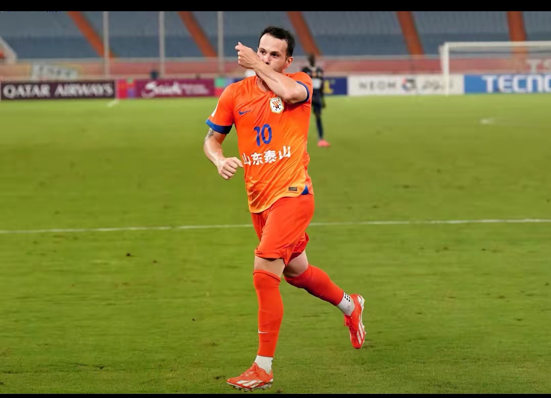 那不勒斯前锋独中两元,助球队逆转胜利 那不勒斯前锋独中两元,助球队逆转胜利