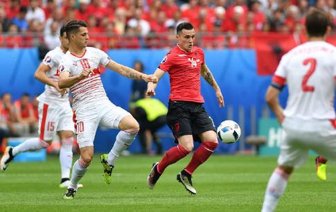 关于瑞士队开门红，迈向胜利的信息