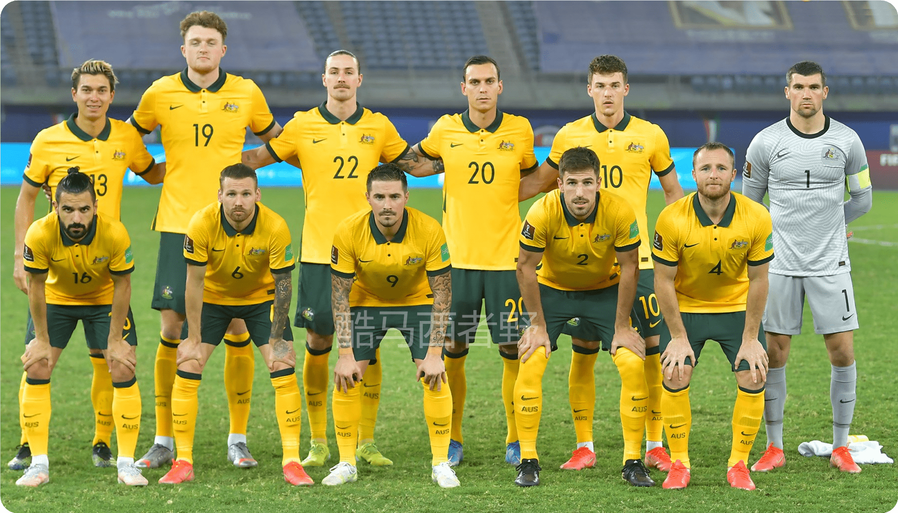 包含奥斯曼队大胜对手，保持小组头名位置的词条