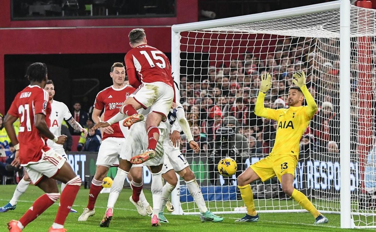 爱游戏大厅-热刺迎战埃弗顿，强强碰撞火爆战火的简单介绍