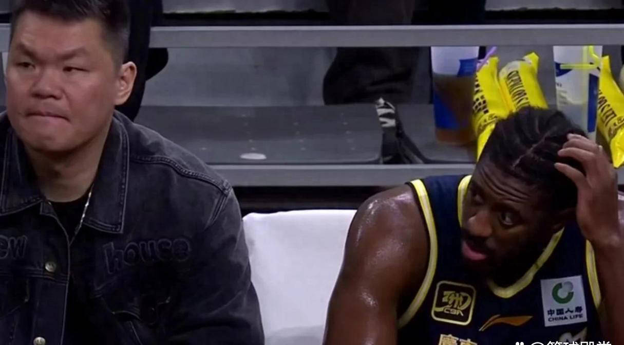 爱游戏娱乐-湖北队遭遇困境，球队反思调整