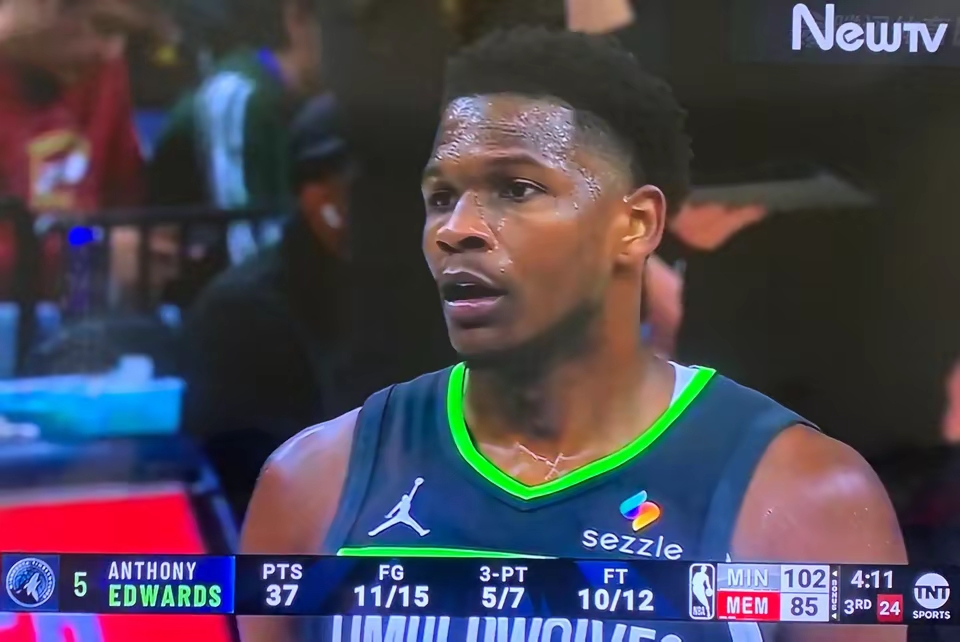 雄鹿主场大胜森林狼,季后赛席位坚如磐石 雄鹿主场大胜森林狼,季后赛席位坚如磐石