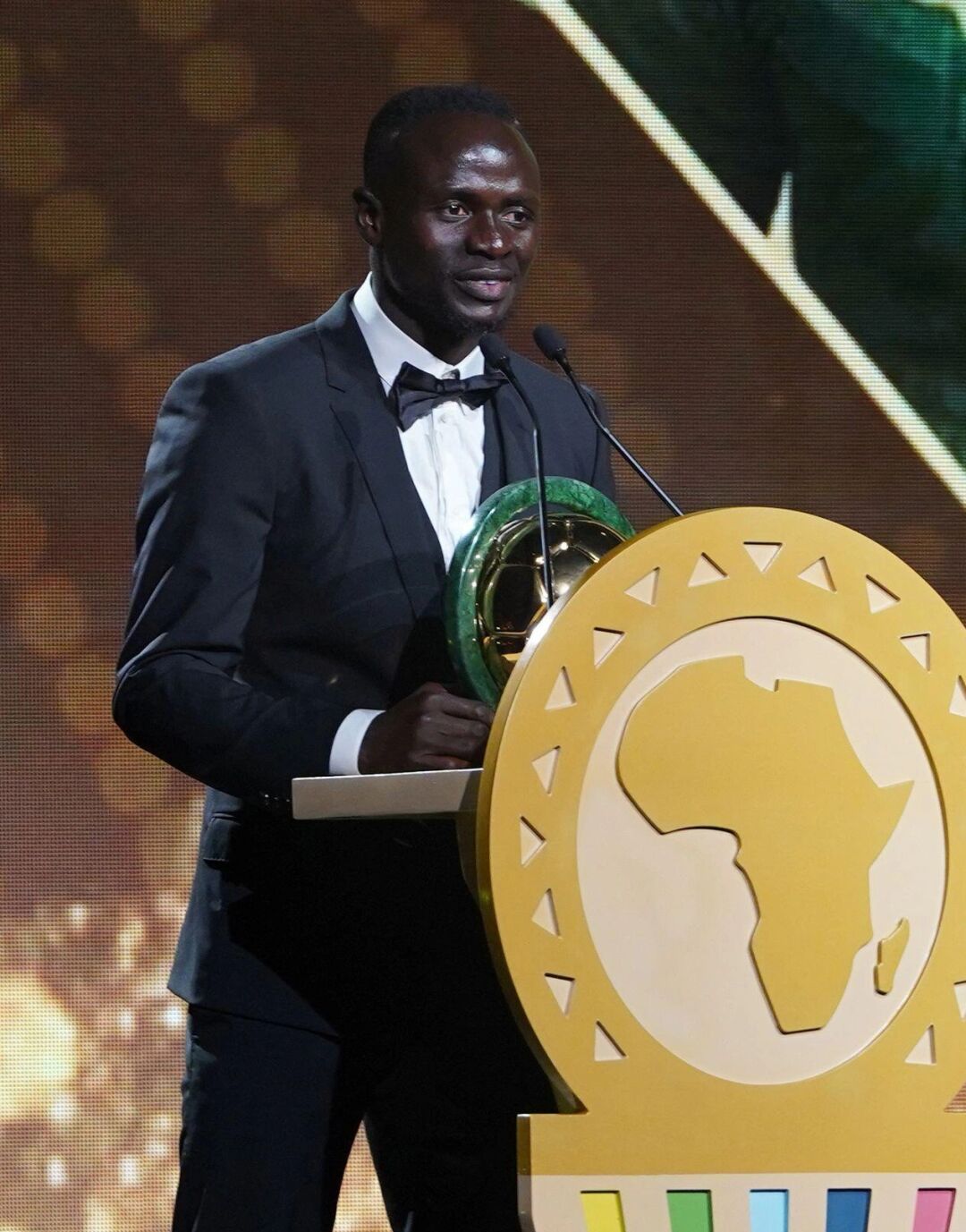 塞内加尔队在比赛中击败对手晋级下一轮